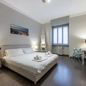  Daire Sant' Ambrogio Flat